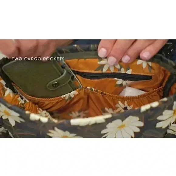 LUG 'Harness' Crossbody / Shoulder Bag - Metallic Olive - Picture 14 of 16